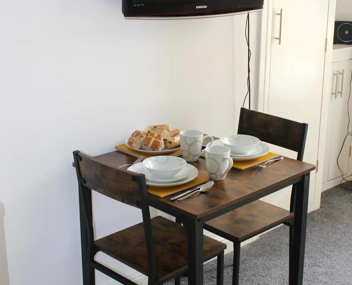 Oliver Wests Beautiful 1 Bedroom Retreat Скарборо