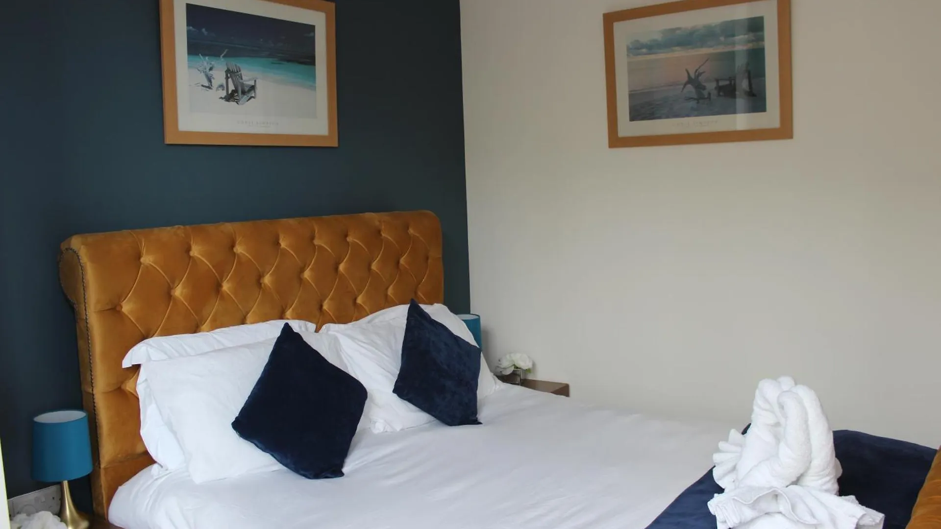 Апартаменты Oliver Wests Beautiful 1 Bedroom Retreat Скарборо Великобритания